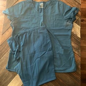 Cherokee scrub set